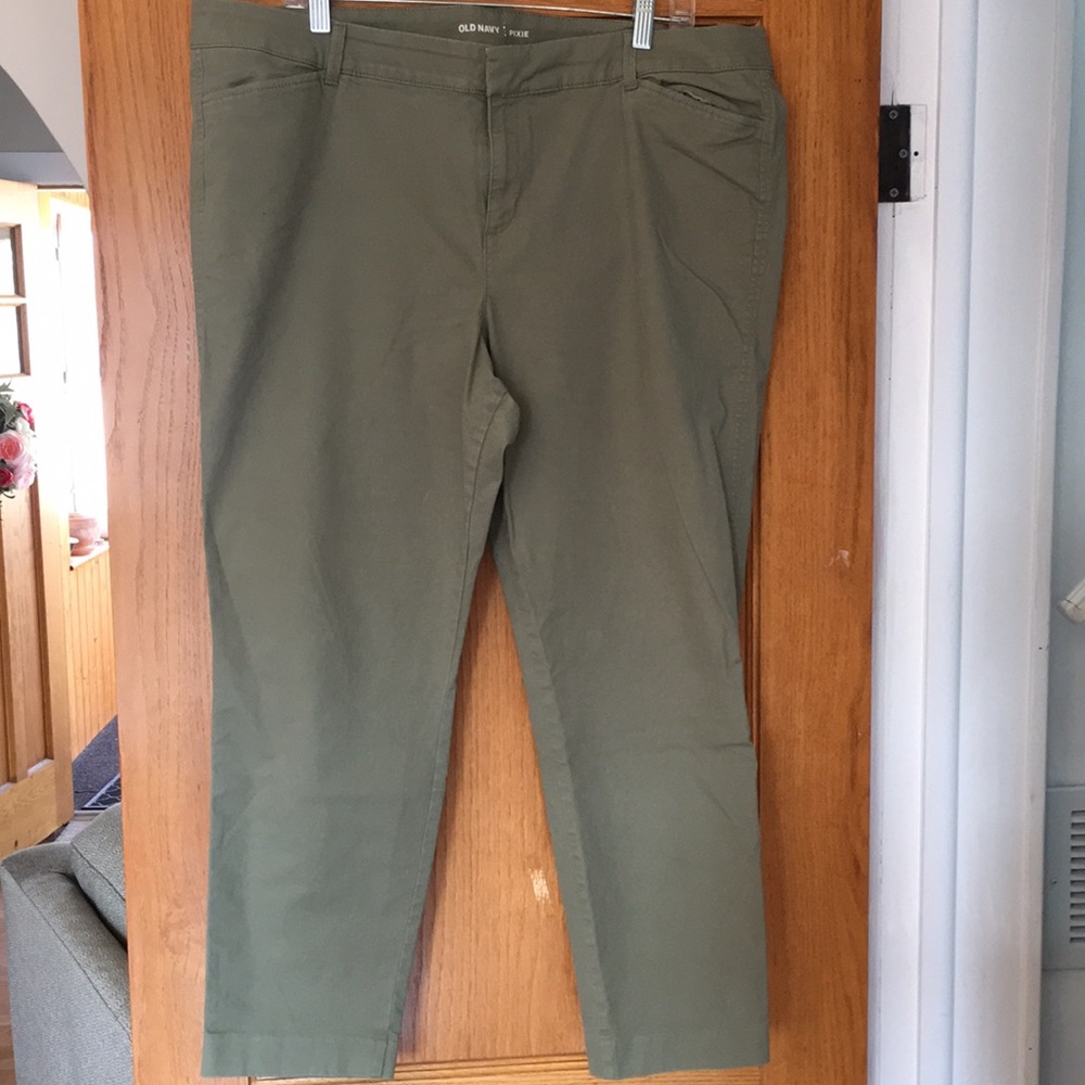 Old Navy Pixie Chinos